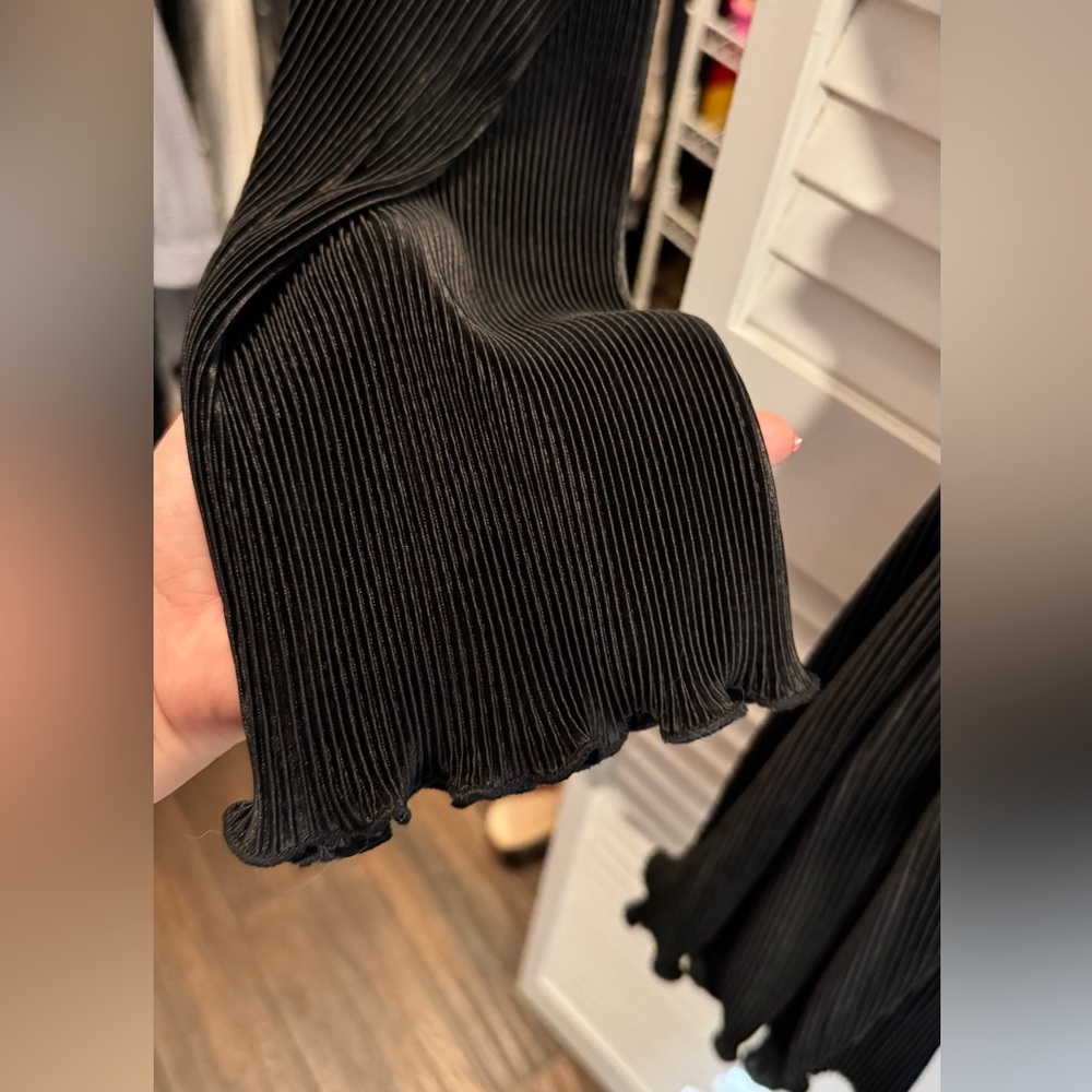Black pleated dress - Picture 3 of 5